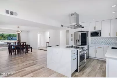 856 E Village Circle Drive S, Phoenix, AZ 85022 - Photo 7