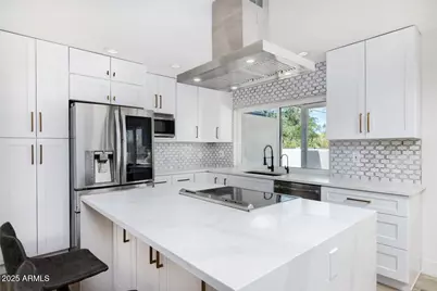 856 E Village Circle Drive S, Phoenix, AZ 85022 - Photo 9