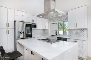 856 E Village Cir Dr S, Phoenix, AZ 85022 - Photo 9