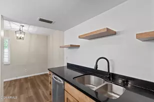 7863 E Keim Dr, Scottsdale, AZ 85250 - Photo 17