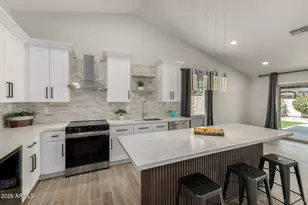 220 W Oraibi Dr, Phoenix, AZ 85027 - Photo 15