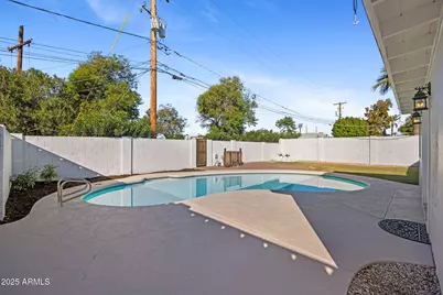 4020 N 44th Place, Phoenix, AZ 85018 - Photo 17