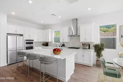 10218 S 21st Drive, Phoenix, AZ 85041 - Photo 5