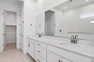 10218 S 21st Dr, Phoenix, AZ 85041 - Photo 23