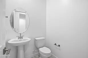 10218 S 21st Dr, Phoenix, AZ 85041 - Photo 27