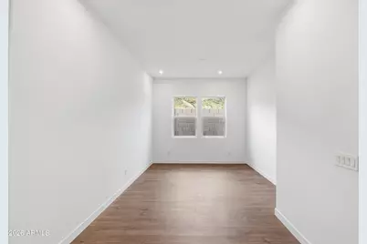 10218 S 21st Drive, Phoenix, AZ 85041 - Photo 17