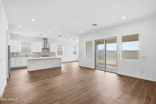 10218 S 21st Dr, Phoenix, AZ 85041 - Photo 9