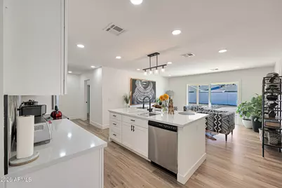 8117 E Osborn Road, Scottsdale, AZ 85251 - Photo 11