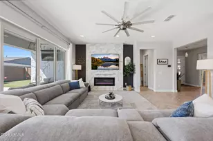 2831 E Robin Ln, Phoenix, AZ 85050 - Photo 13