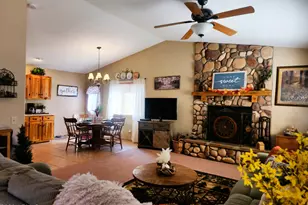 2086 Pinewood Dr, Overgaard, AZ 85933 - Photo 9