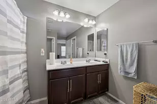 921 S Swallow Ln, Gilbert, AZ 85296 - Photo 23
