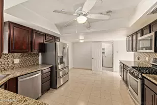 8625 E Osborn Rd, Scottsdale, AZ 85251 - Photo 17