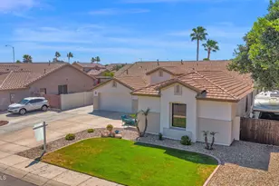 7965 W Robin Ln, Peoria, AZ 85383 - Photo 3