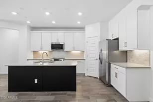 11873 W Burnside Trail, Peoria, AZ 85383 - Photo 9