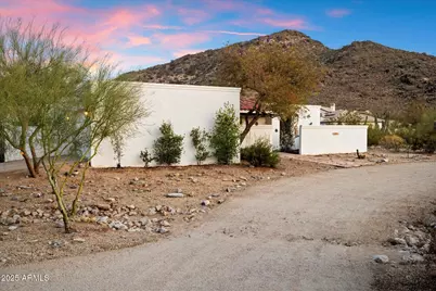 9249 N 40th Street, Phoenix, AZ 85028 - Photo 3