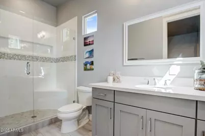 4528 N 39th Place, Phoenix, AZ 85018 - Photo 17