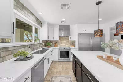 2449 W Sunrise Drive, Phoenix, AZ 85041 - Photo 23
