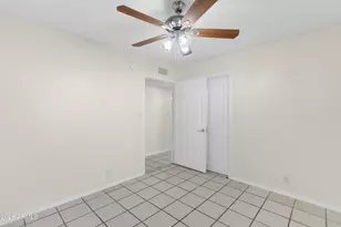 3812 W Loma Ln, Phoenix, AZ 85051 - Photo 21