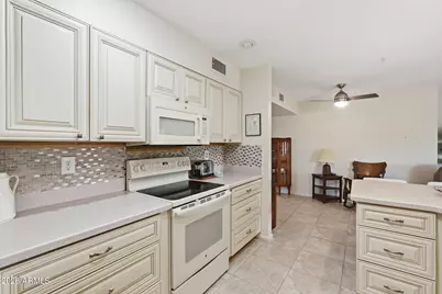 9407 W Glen Oaks Circle, Sun City, AZ 85351 - Photo 11