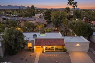 10635 N 44th Ct, Phoenix, AZ 85028 - Photo 1