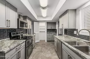 9341 W Briarwood Cir N, Sun City, AZ 85351 - Photo 11