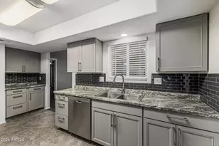 9341 W Briarwood Cir N, Sun City, AZ 85351 - Photo 9