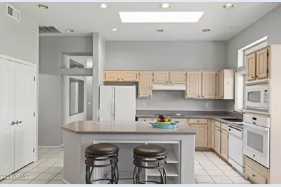 15704 W Sentinel Drive, Sun City West, AZ 85375 - Photo 9