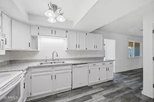 2820 E Inverness Ave, Mesa, AZ 85204 - Photo 9