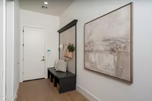 3923 E Heatherbrae Dr, Phoenix, AZ 85018 - Photo 31