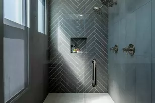 3923 E Heatherbrae Dr, Phoenix, AZ 85018 - Photo 37