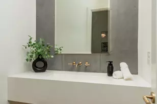 3923 E Heatherbrae Dr, Phoenix, AZ 85018 - Photo 19