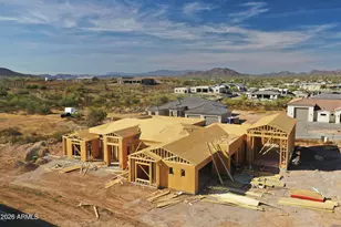 584 E Tanglewood Trl, Phoenix, AZ 85085 - Photo 11