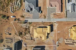 584 E Tanglewood Trl, Phoenix, AZ 85085 - Photo 13