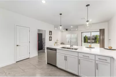 7801 N 79th Avenue, Glendale, AZ 85303 - Photo 9