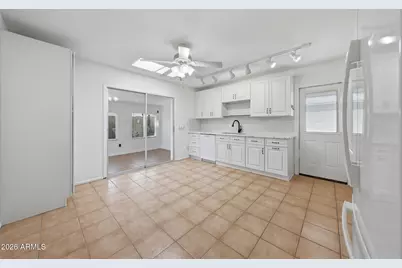 2331 E Betty Elyse Lane, Phoenix, AZ 85022 - Photo 7