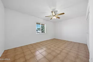 2331 E Betty Elyse Ln, Phoenix, AZ 85022 - Photo 17