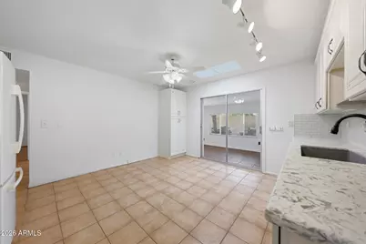 2331 E Betty Elyse Lane, Phoenix, AZ 85022 - Photo 9