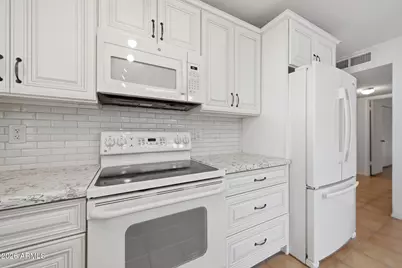 2331 E Betty Elyse Lane, Phoenix, AZ 85022 - Photo 11