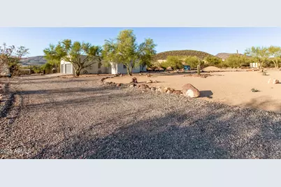 44015 N 20th Street, New River, AZ 85087 - Photo 9