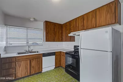 9024 N 51st Lane, Glendale, AZ 85302 - Photo 7