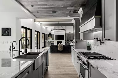 10011 E Windrose Drive, Scottsdale, AZ 85260 - Photo 9