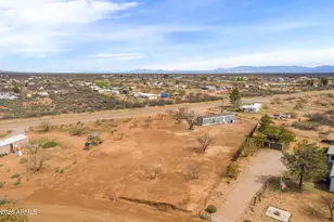318 E Camino De Tundra, Huachuca City, AZ 85616 - Photo 13