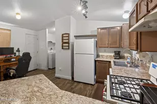 342 S 40th St, Mesa, AZ 85206 - Photo 3