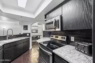 5104 N 32nd St, Phoenix, AZ 85018 - Photo 11