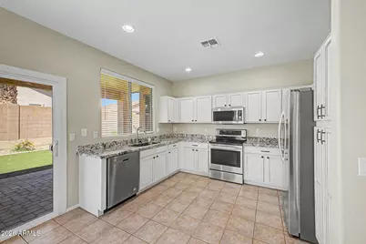 16926 W Nottingham Way, Surprise, AZ 85374 - Photo 13