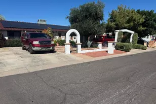 734 E Desert Dr S, Phoenix, AZ 85042 - Photo 1