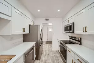 12021 N Riviera Ct, Sun City, AZ 85351 - Photo 7