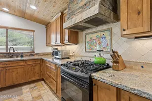 601 W Gibraltar Ln, Phoenix, AZ 85023 - Photo 11