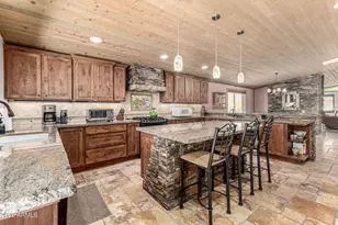 601 W Gibraltar Ln, Phoenix, AZ 85023 - Photo 11