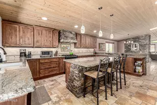 601 W Gibraltar Ln, Phoenix, AZ 85023 - Photo 11